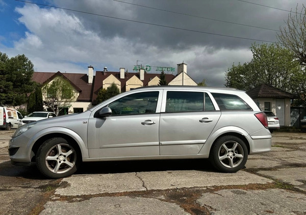 Opel Astra cena 10900 przebieg: 267000, rok produkcji 2008 z Jelcz-Laskowice małe 407